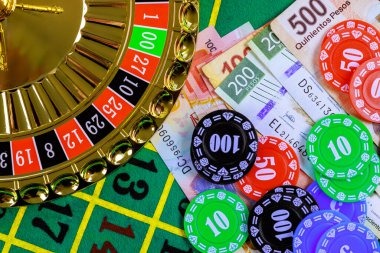 Live VCT series interface showing current map score, remaining maps, and odds